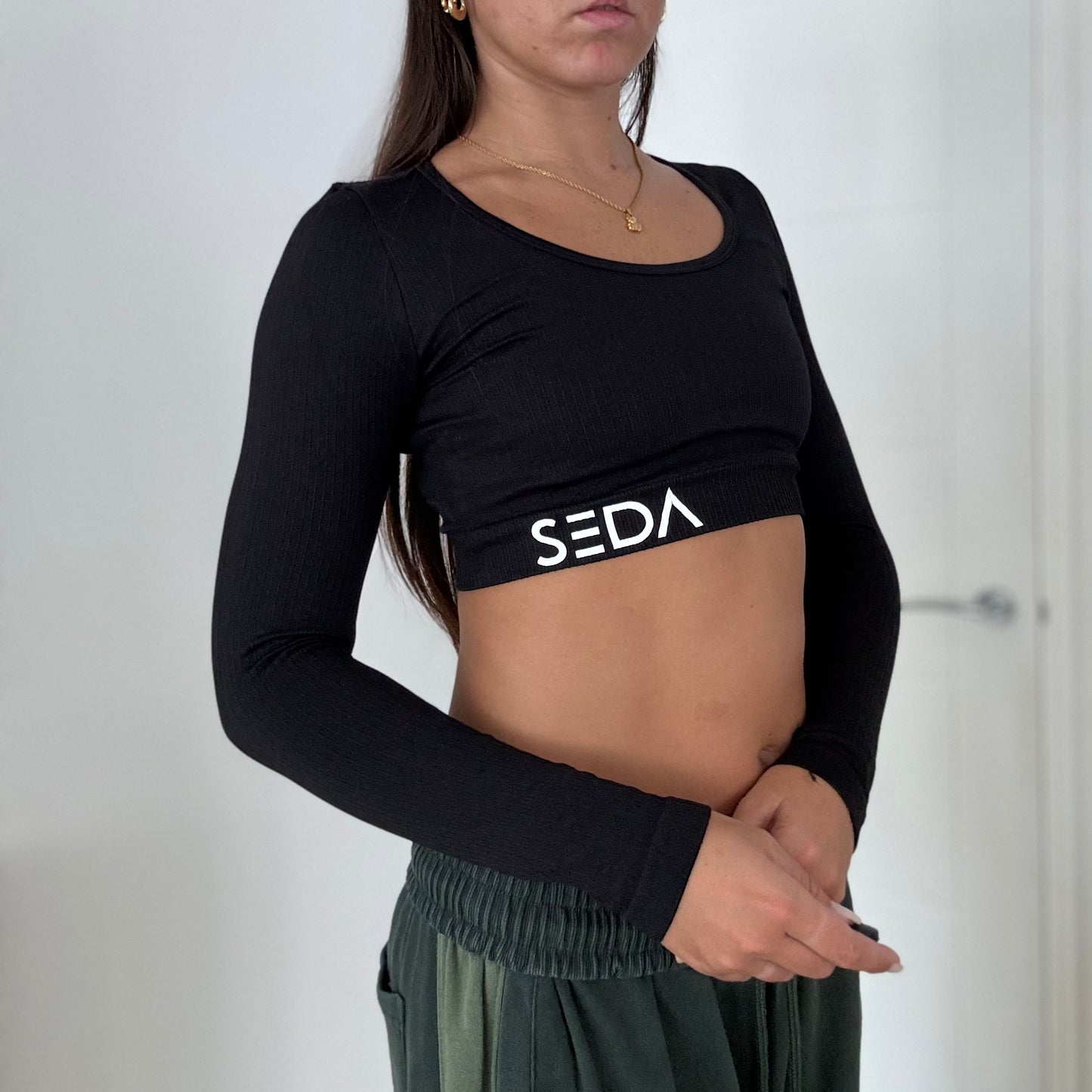 Long sleeve crop top